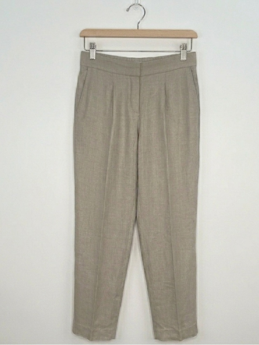 Aritzia Babaton Slim Tapered Pleated Dress Pants